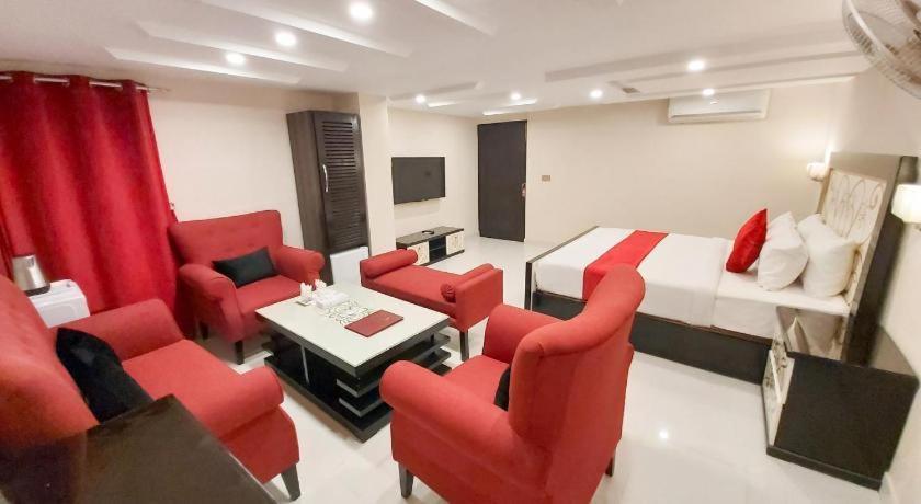 Hotel Mairona Gulberg Lahore Exterior foto