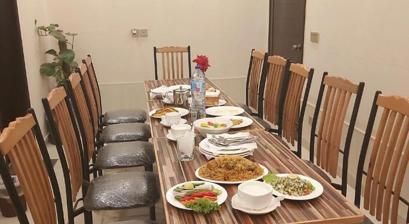 Hotel Mairona Gulberg Lahore Exterior foto