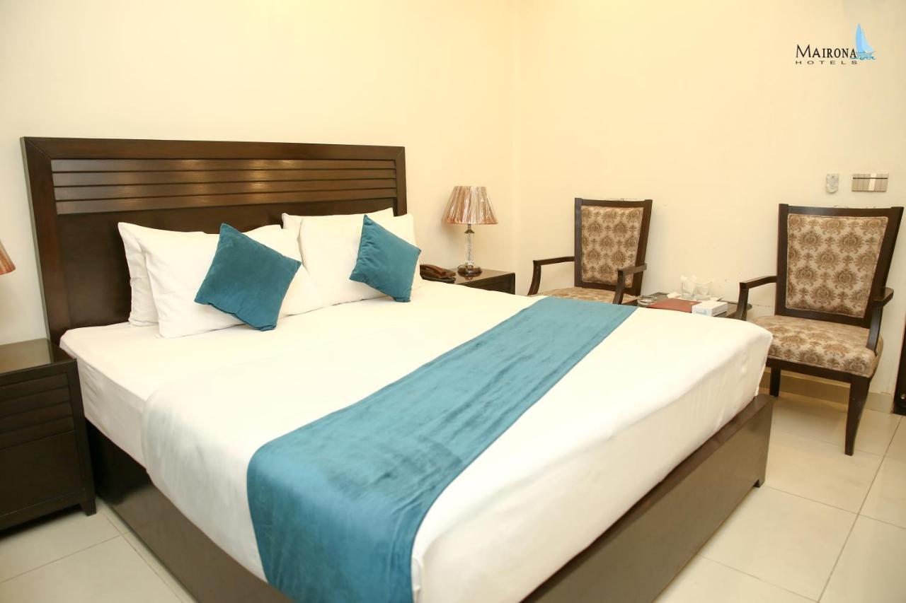 Hotel Mairona Gulberg Lahore Exterior foto