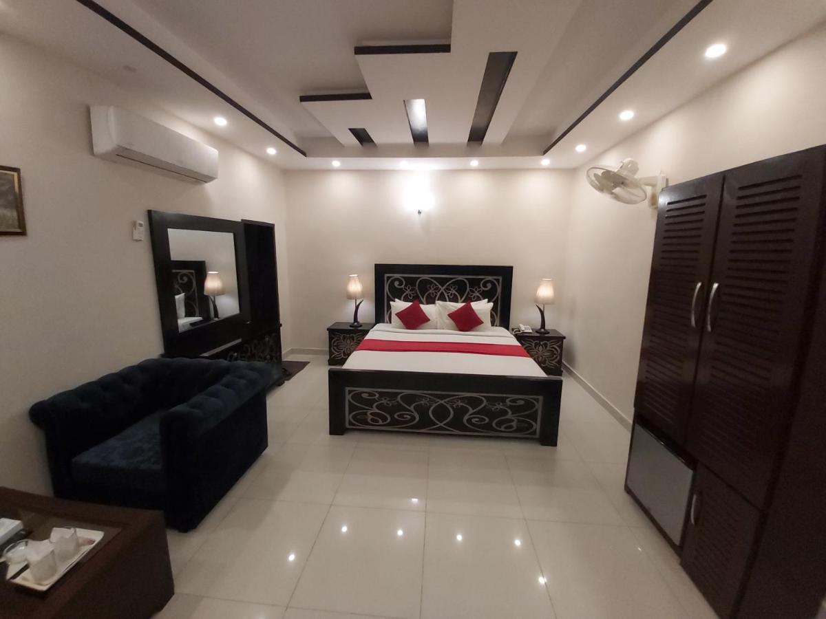 Hotel Mairona Gulberg Lahore Exterior foto