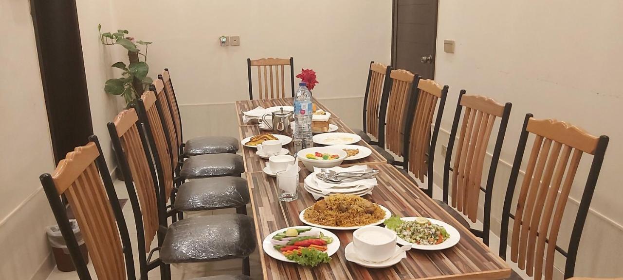 Hotel Mairona Gulberg Lahore Exterior foto