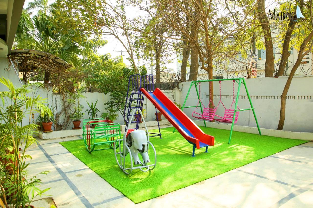 Hotel Mairona Gulberg Lahore Exterior foto